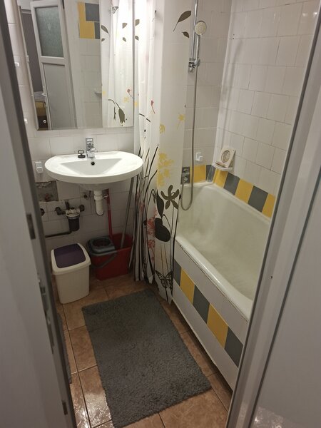 Drumul Taberei, 3 camere, 1/4, cu garaj,Centrala proprie